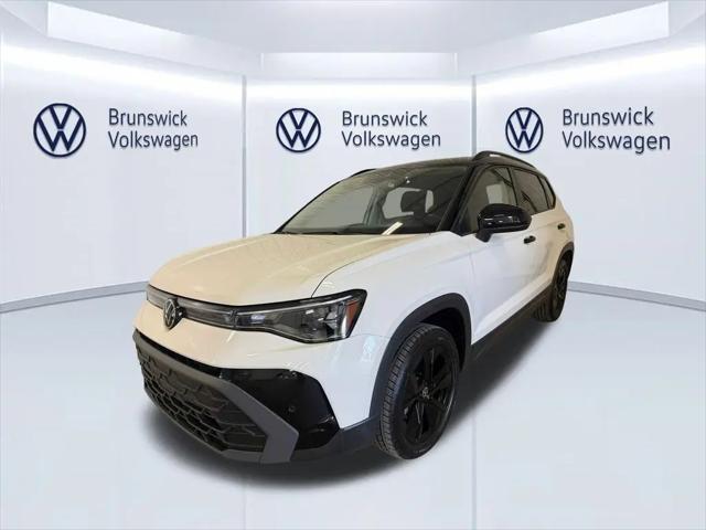 2025 Volkswagen Taos 1.5T SE Black for sale in Brunswick, OH