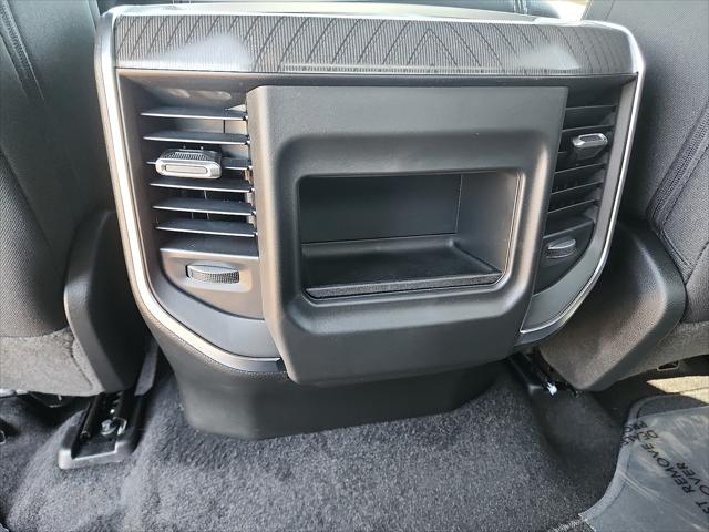 2026 Ram 1500 Express Crew Cab 4x4 5'7" Box