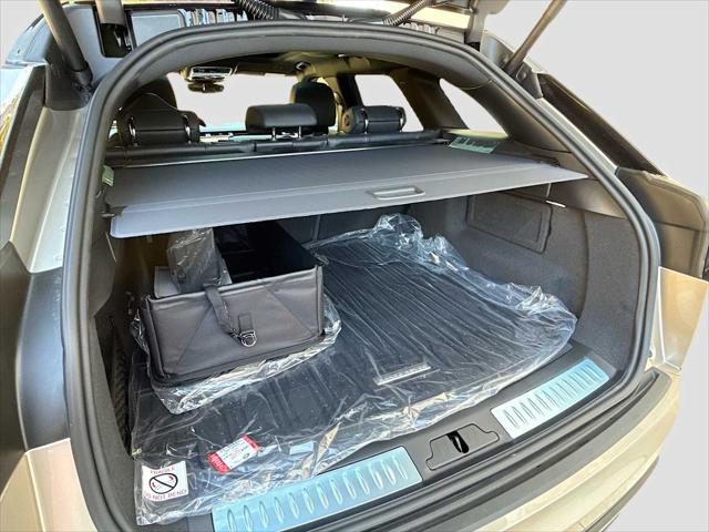 2026 Land Rover Range Rover Velar P250 Dynamic SE