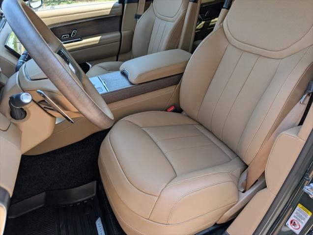 2026 Land Rover Range Rover P400 SE 7 Seat