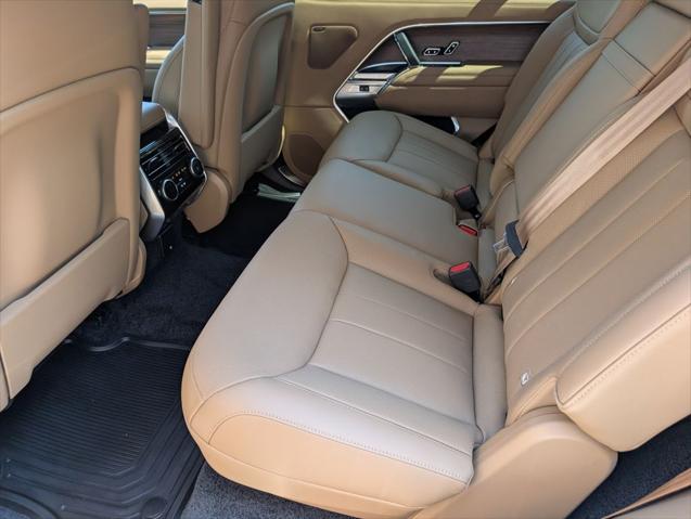 2026 Land Rover Range Rover P400 SE 7 Seat