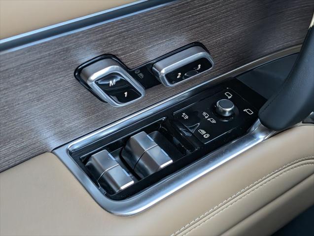 2026 Land Rover Range Rover P400 SE 7 Seat