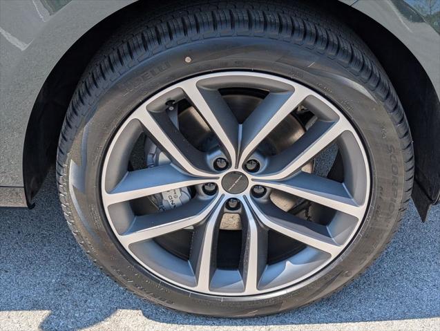 2026 Land Rover Range Rover P400 SE 7 Seat