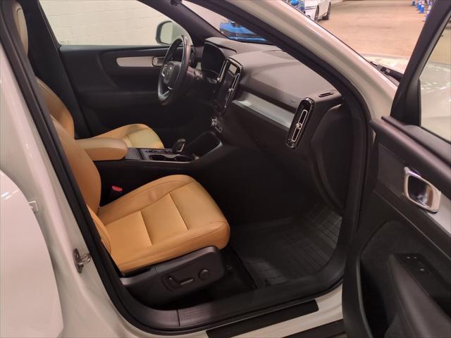 2019 Volvo XC40 T5 Momentum