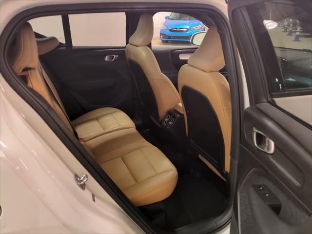 2019 Volvo XC40 T5 Momentum