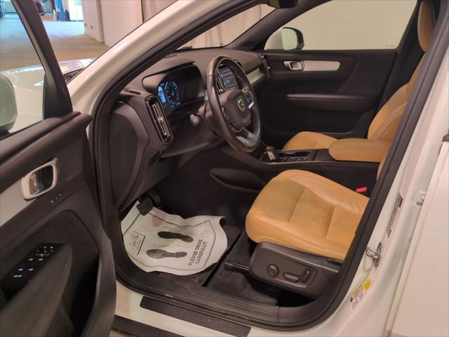 2019 Volvo XC40 T5 Momentum