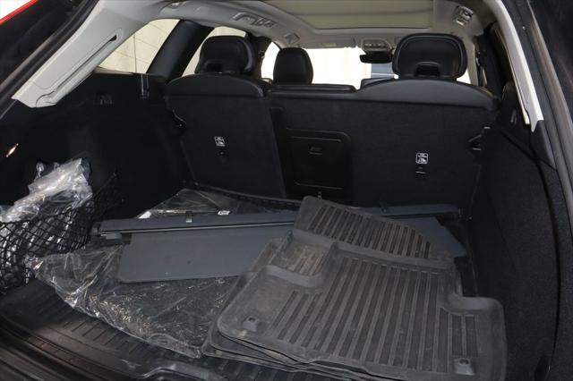 2024 Volvo XC60 Recharge T8 Core Dark Theme