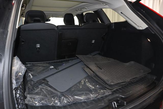 2024 Volvo XC60 Recharge T8 Core Dark Theme
