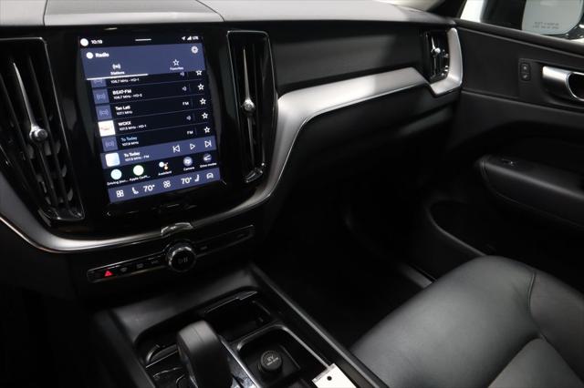 2024 Volvo XC60 Recharge T8 Core Dark Theme