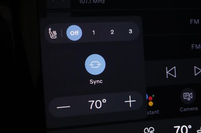 2024 Volvo XC60 Recharge T8 Core Dark Theme