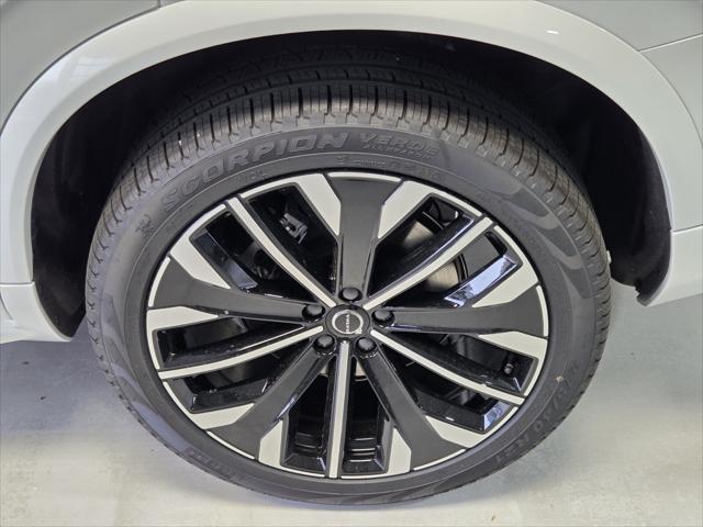 2026 Volvo XC90 Plus, B5 AWD Gas (mild hybrid), Gasoline, Bright, 7 Seats