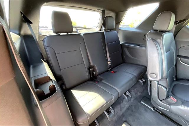 2023 Chevrolet Traverse AWD LT Leather