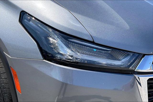 2023 Chevrolet Traverse AWD LT Leather