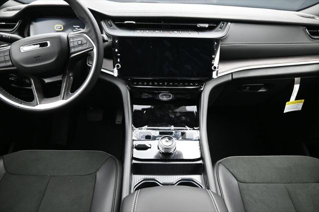 2026 Jeep Grand Cherokee L Altitude 4x4
