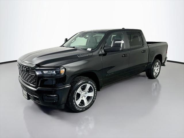 2026 RAM Ram 1500 RAM 1500 EXPRESS CREW CAB 4X4 57 BOX