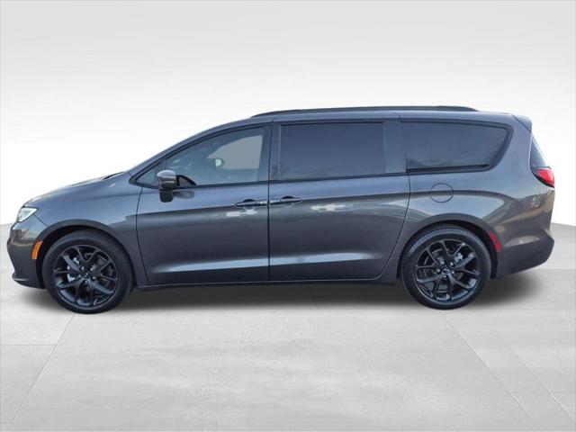 2021 Chrysler Pacifica Touring 2021 Chrysler Pacifica Touring