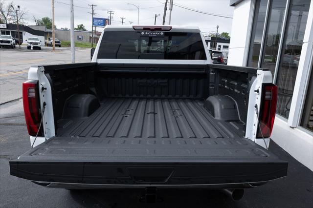 2026 GMC Sierra 2500HD Crew Cab, Standard Bed, SLT, 4WD
