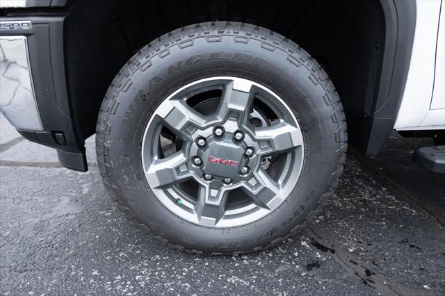 2026 GMC Sierra 2500HD Crew Cab, Standard Bed, SLT, 4WD