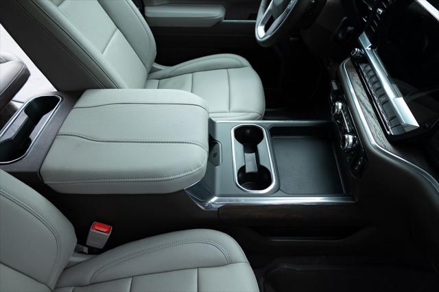 2026 GMC Sierra 2500HD Crew Cab, Standard Bed, SLT, 4WD