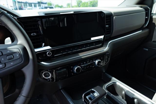 2026 GMC Sierra 1500 Crew Cab, Short Bed, SLT, 4WD