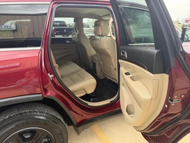 2017 Jeep Grand Cherokee Laredo 4x2