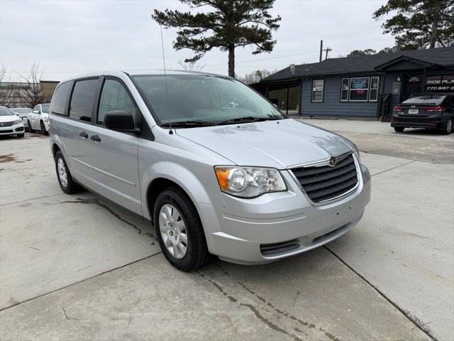 2008 Chrysler Town & Country LX