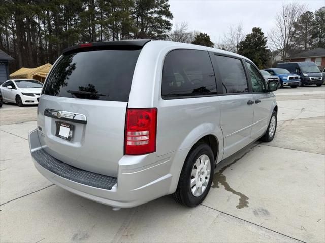 2008 Chrysler Town & Country LX