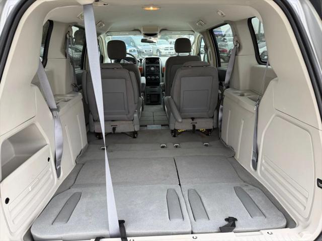 2008 Chrysler Town & Country LX