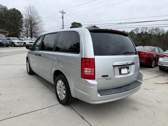 2008 Chrysler Town & Country LX