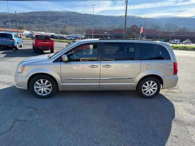 2013 Chrysler Town & Country Touring