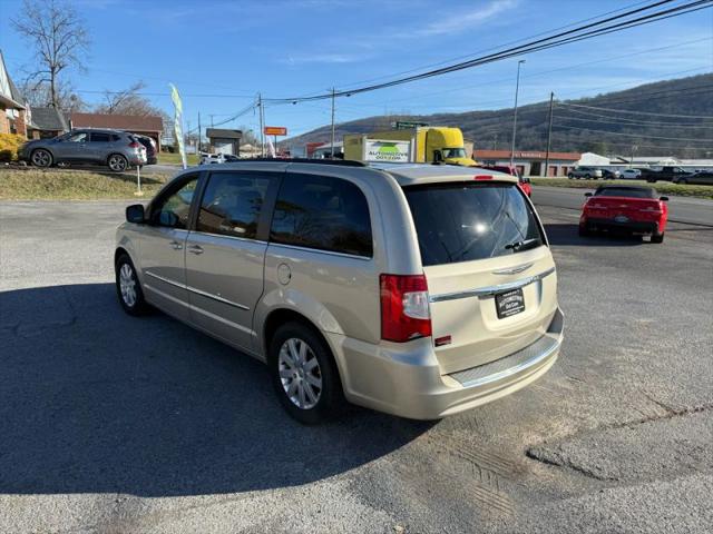 2013 Chrysler Town & Country Touring