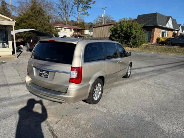 2013 Chrysler Town & Country Touring