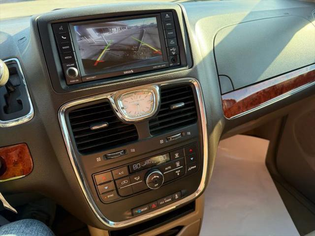 2013 Chrysler Town & Country Touring