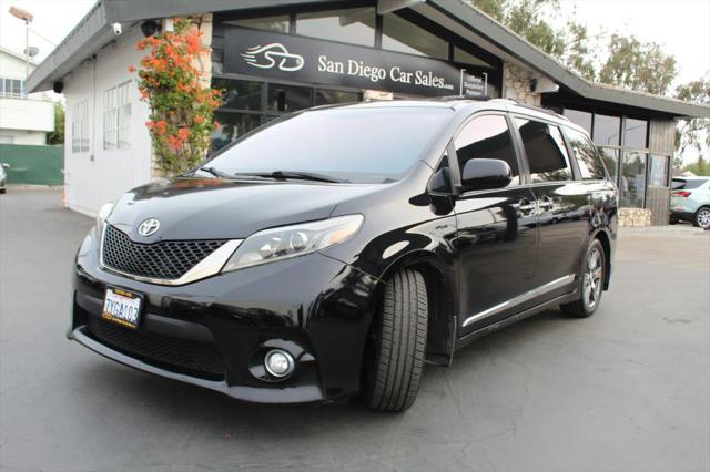 2017 Toyota Sienna SE Premium 8 Passenger for sale in Escondido, CA