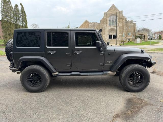 2016 Jeep Wrangler Unlimited Sahara