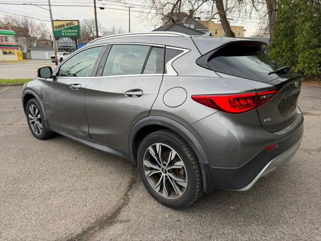 2017 INFINITI QX30 Premium