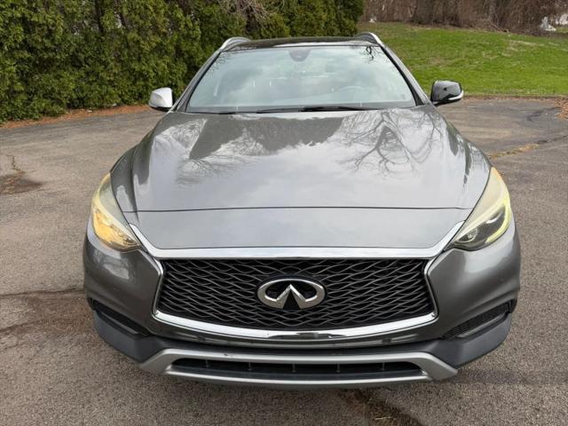 2017 INFINITI QX30 Premium