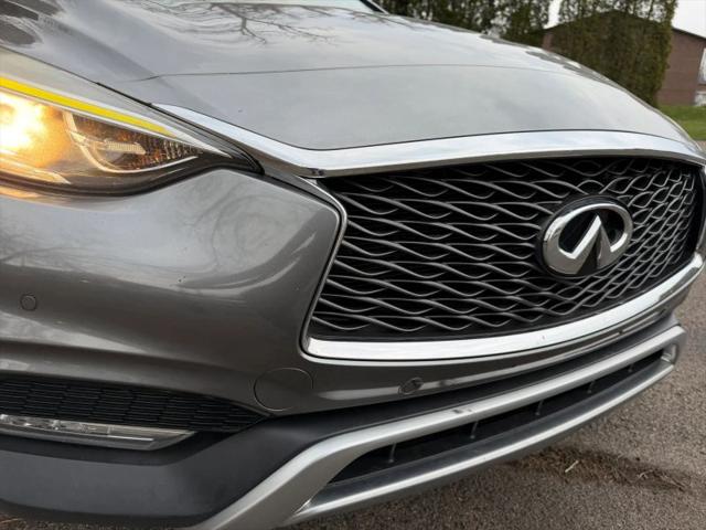 2017 INFINITI QX30 Premium