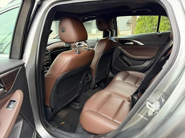 2017 INFINITI QX30 Premium