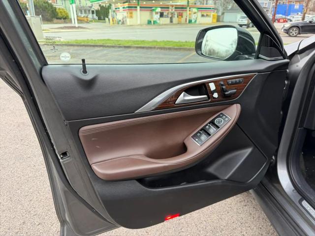 2017 INFINITI QX30 Premium