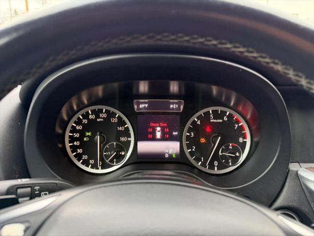 2017 INFINITI QX30 Premium
