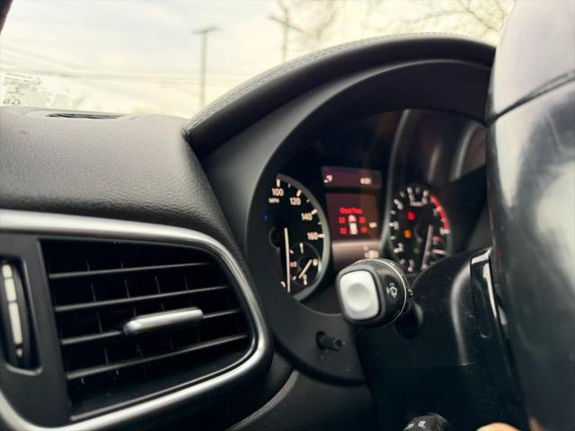 2017 INFINITI QX30 Premium