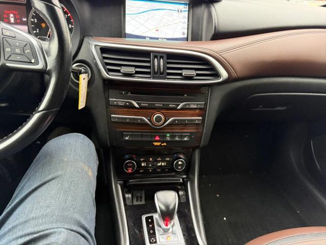 2017 INFINITI QX30 Premium
