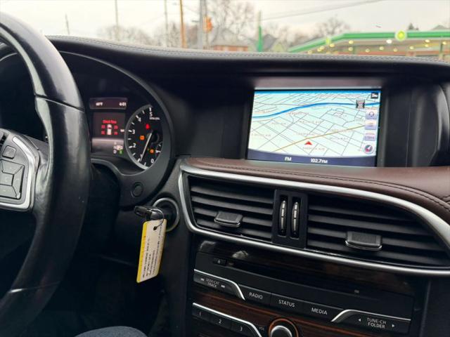 2017 INFINITI QX30 Premium
