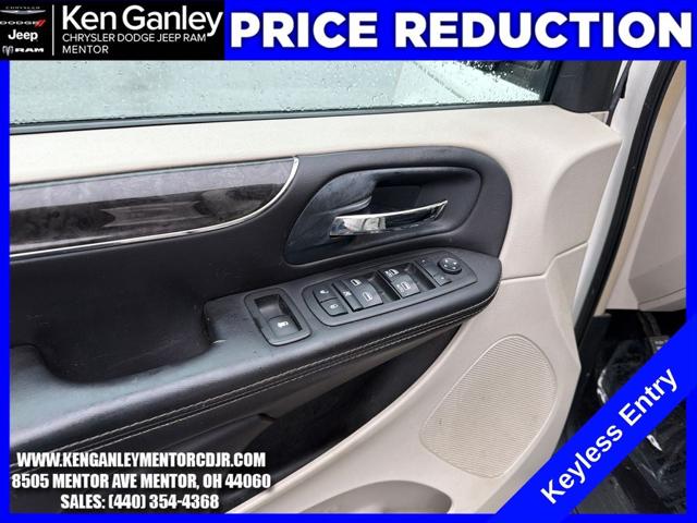 2011 Chrysler Town & Country Touring