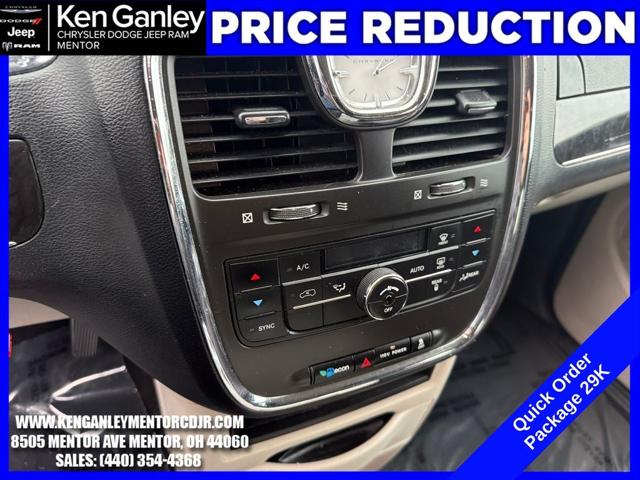 2011 Chrysler Town & Country Touring
