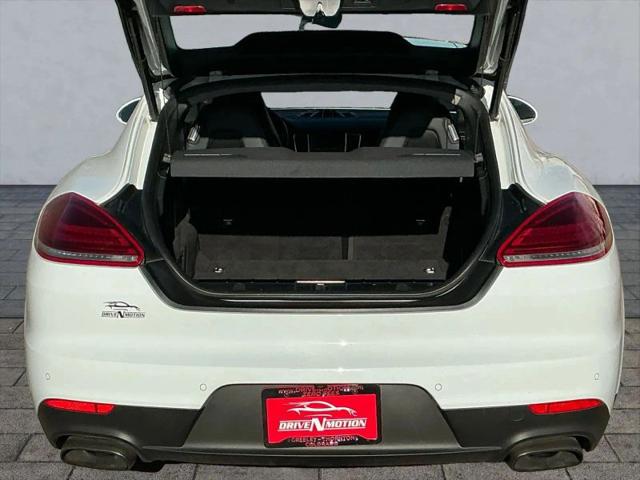 2016 Porsche Panamera Edition