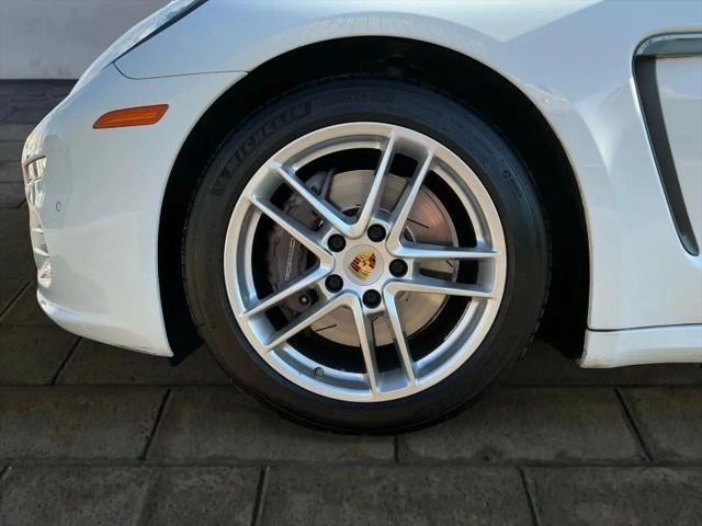 2016 Porsche Panamera Edition