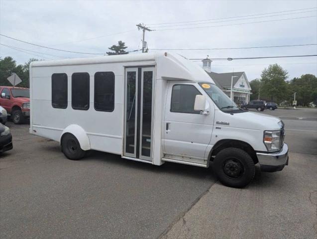 2014 Ford E-350 Cutaway Base