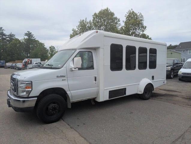 2014 Ford E-350 Cutaway Base